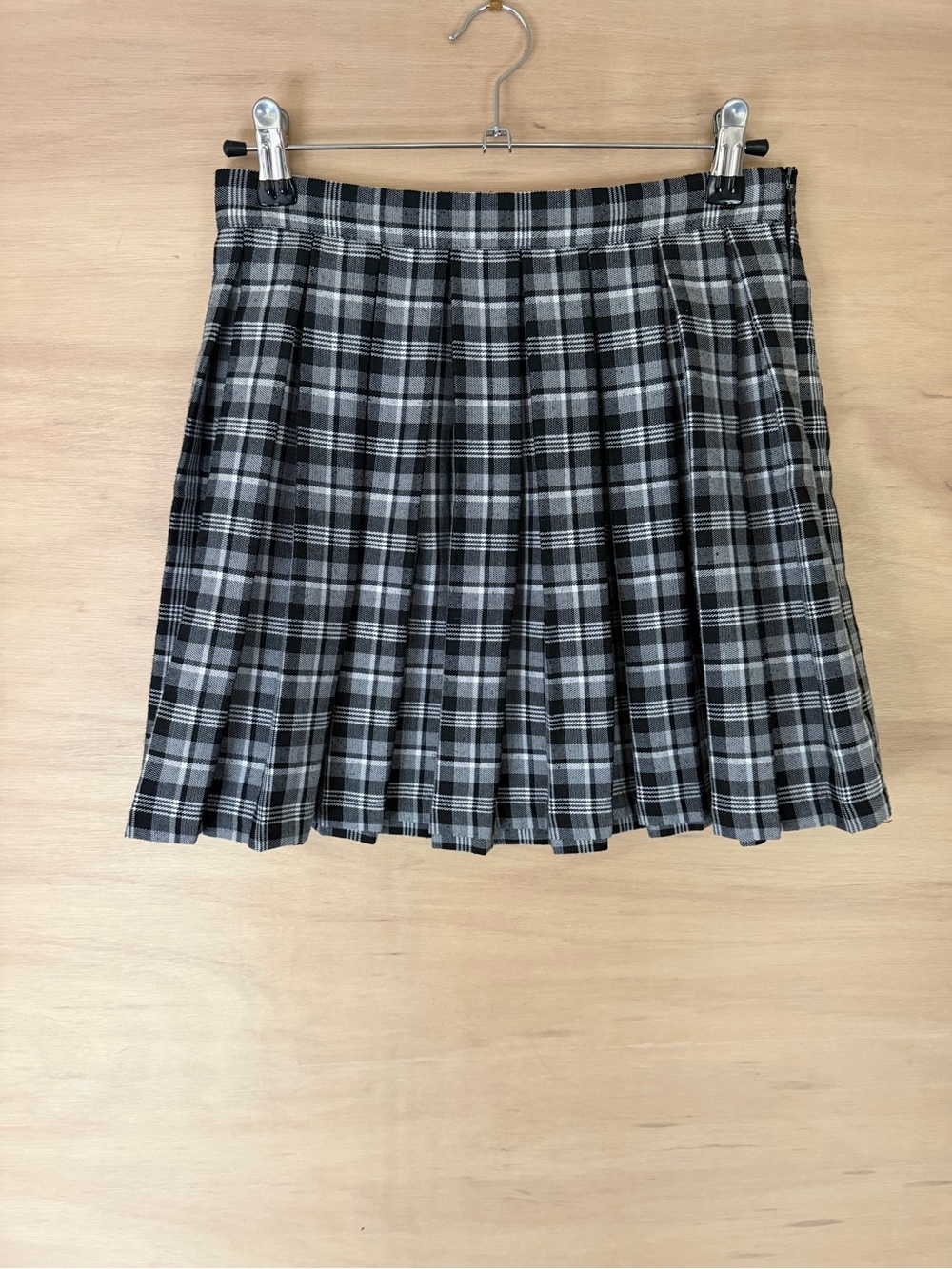 Cali 1850 Pleated Black and Gray Plaid Mini Skirt Size small preppy academia - Picture 2 of 8